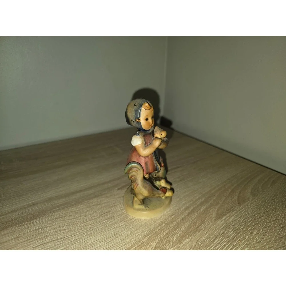 Goebel Hummel Feeding‎ Time Figurine 199/0 TMK-3 Stylized Bee West Germany